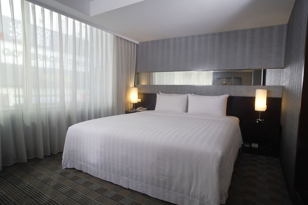 Executive Suite, 1 King Bed photo 2