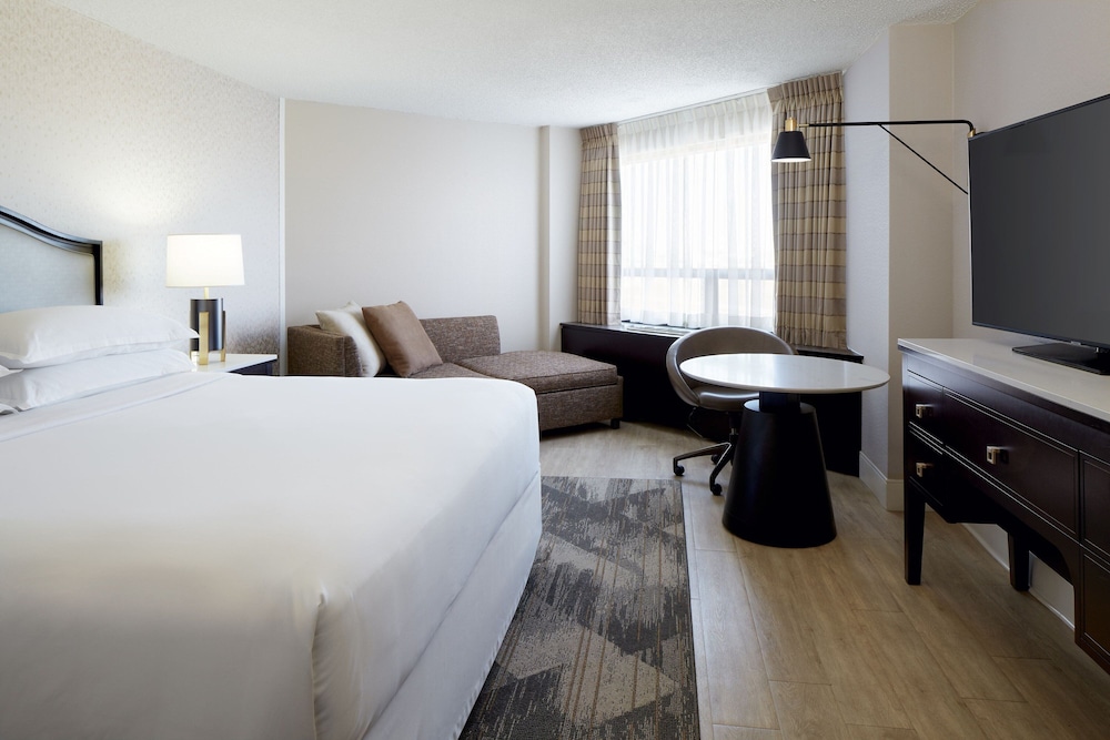 Club Room, 1 King Bed - Photo 2