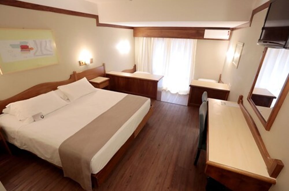 Deluxe Twin Room photo 3