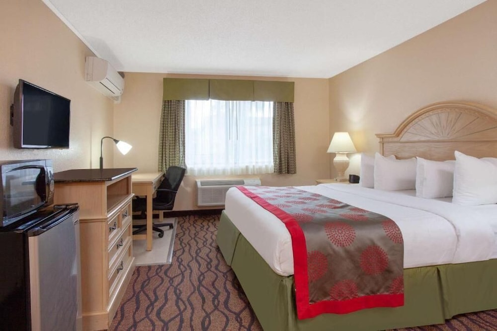 Superior Room, 1 King Bed