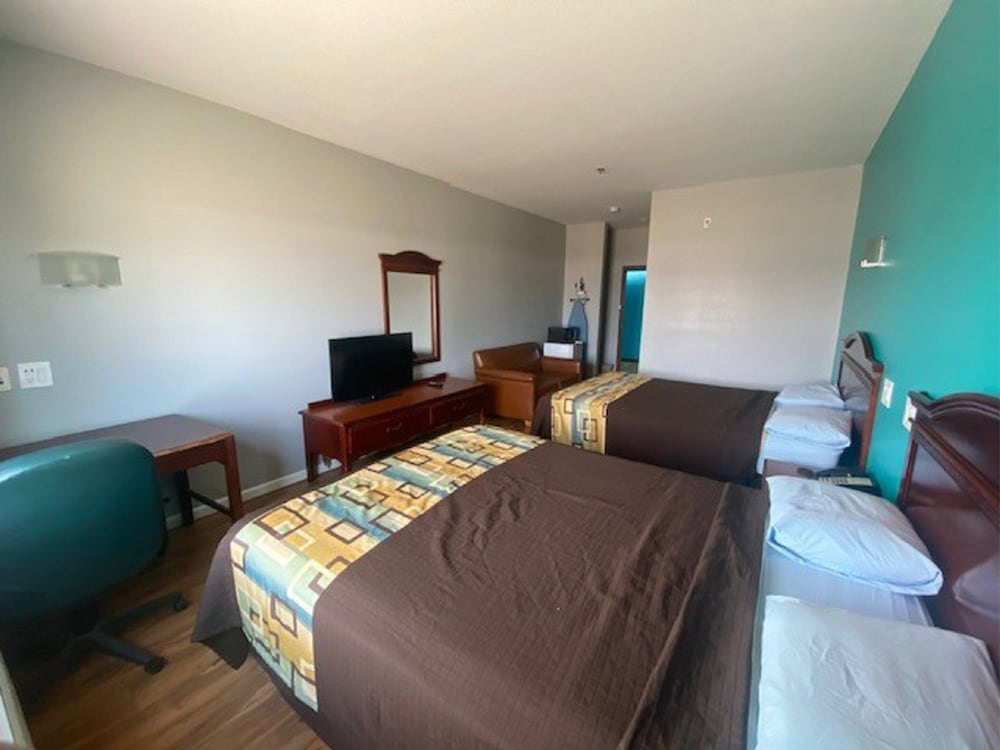 Room, 2 Queen Beds, Non Smoking - Photo 3