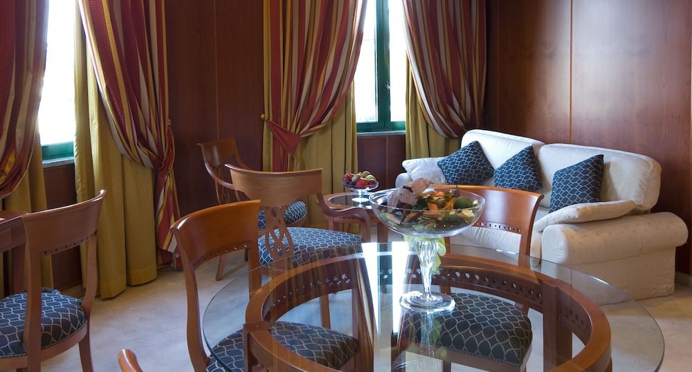 Superior Suite - Photo 3