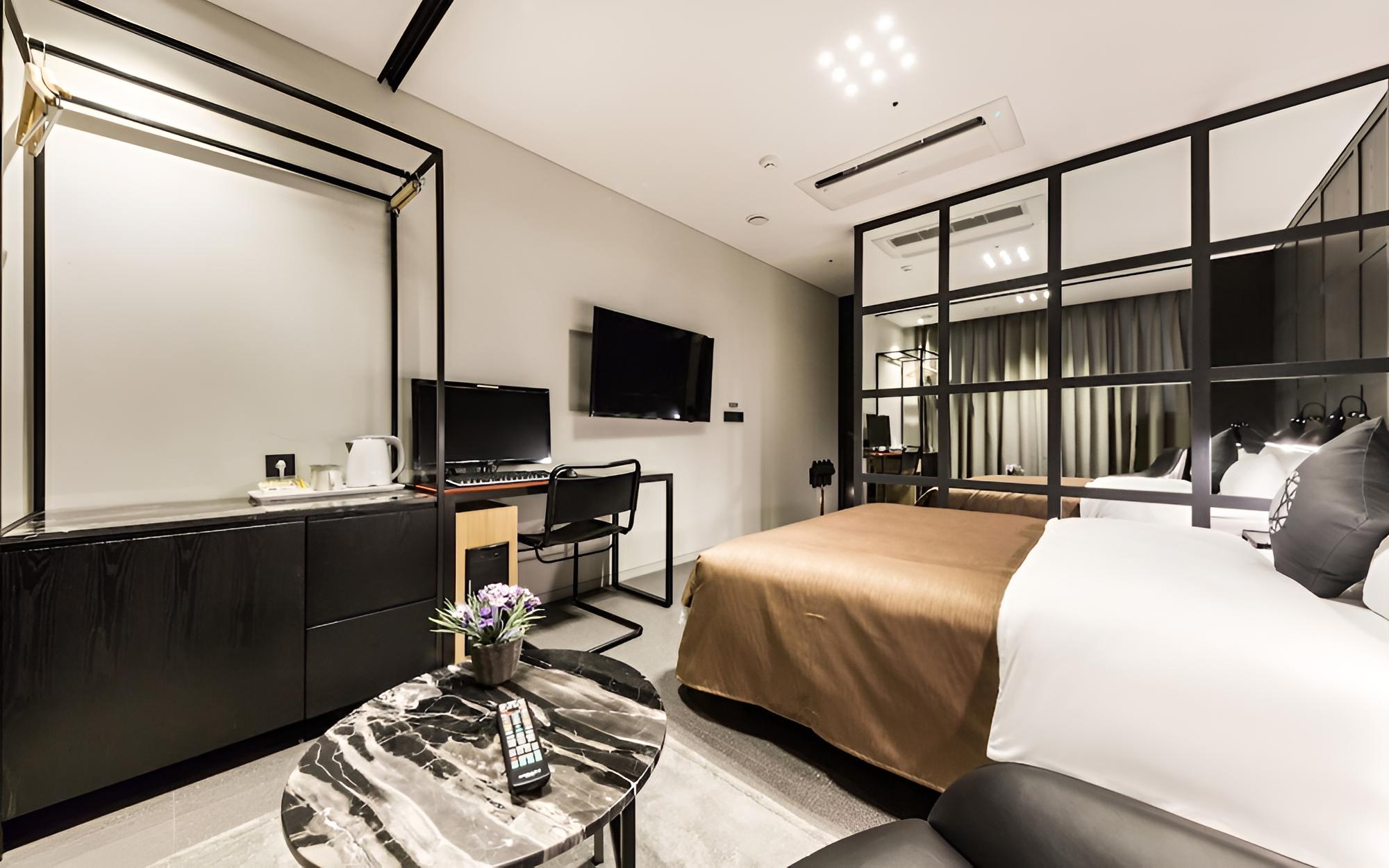Room (Deluxe (50 inches + air purifier)) - Photo 6