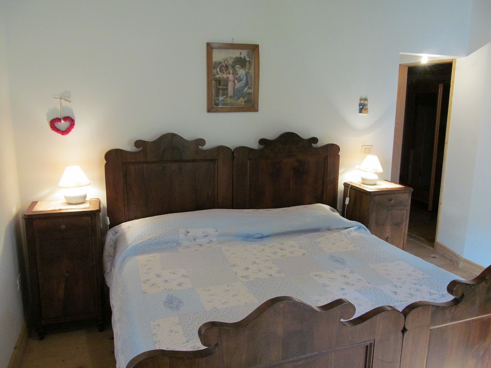 House, 2 Bedrooms, 2 Bathrooms, Garden View photo 1