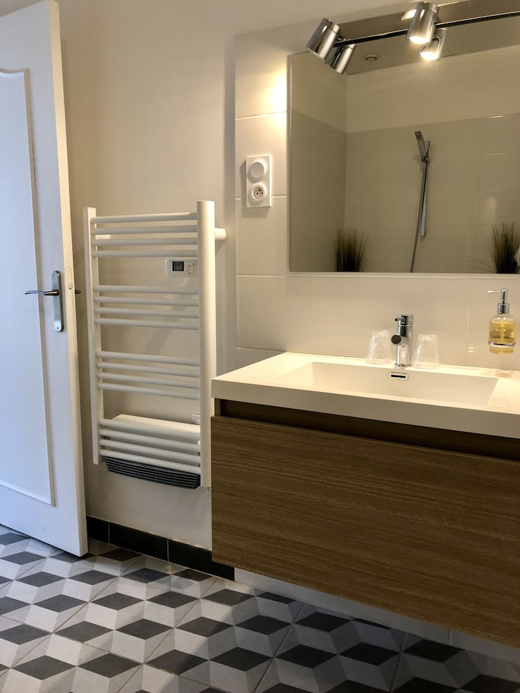 Superior Room, Jetted Tub photo 3