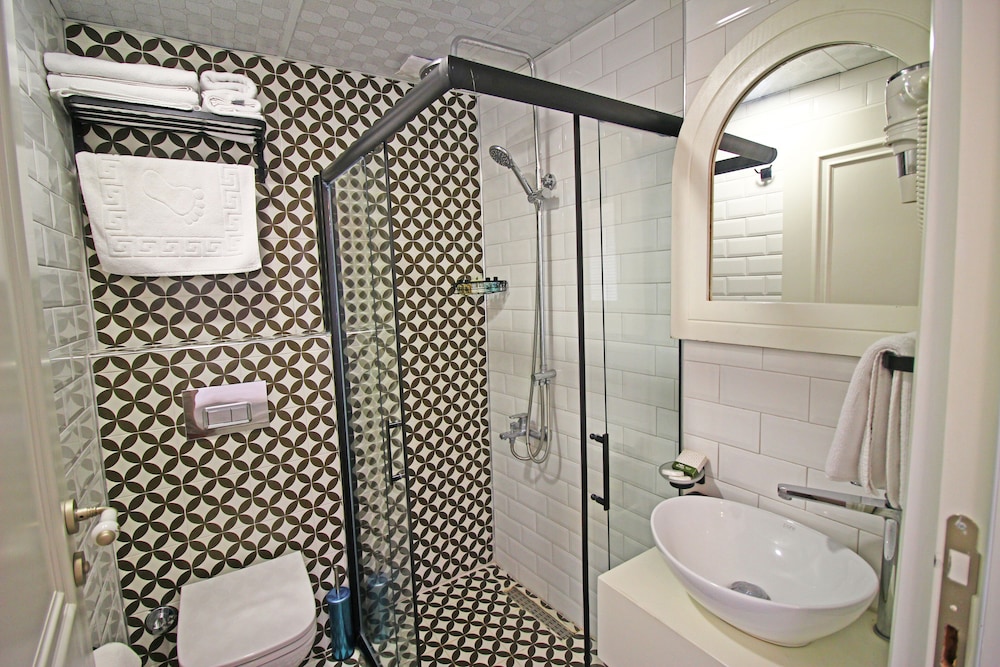 Economy Double Room photo 2