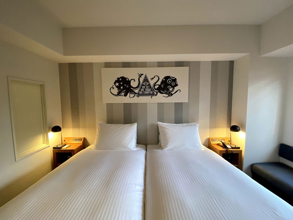 Twin Room, Non Smoking - Photo 3