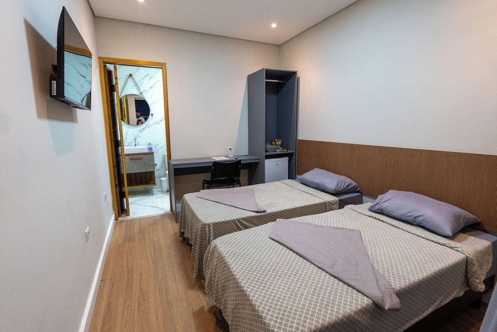 Basic Double or Twin Room, Private Bathroom photo 1