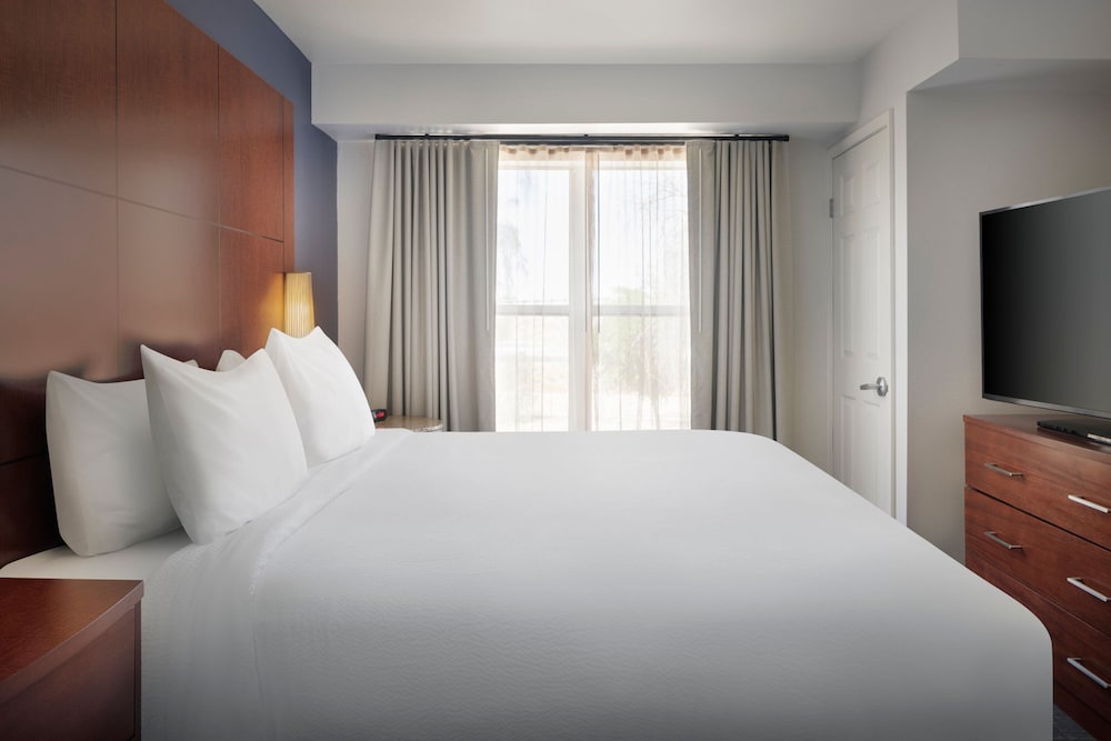 Suite, 1 Bedroom (Mobility/Hearing Accessible, Tub)