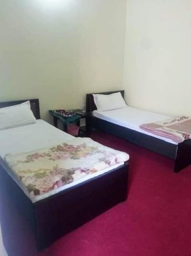 Standard Twin Room - Photo 1
