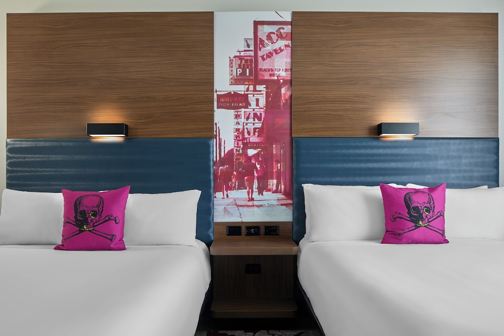 Suite, Multiple Beds (Hearing Accessible) photo 3