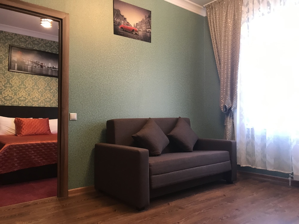Family Room, 1 Bedroom photo 1