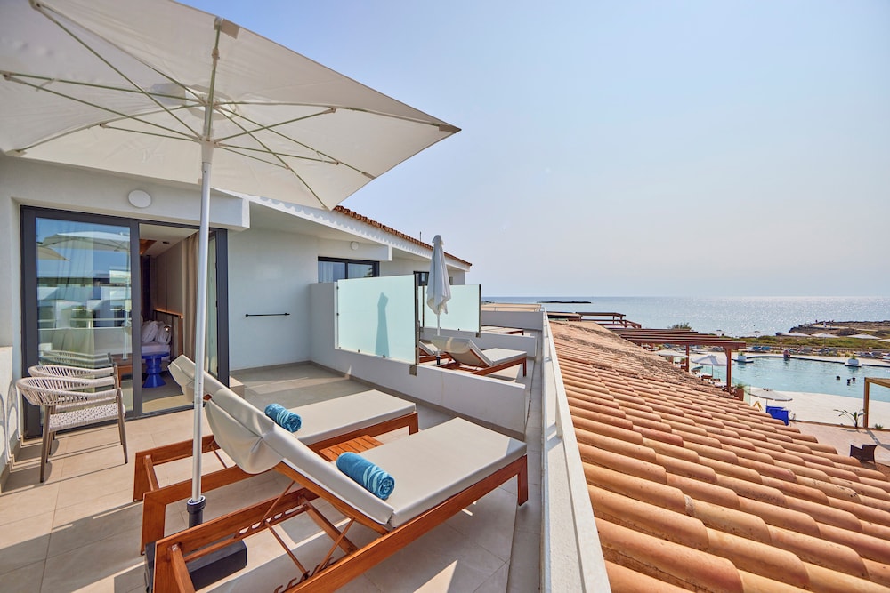 Junior Suite, Terrace, Partial Sea View