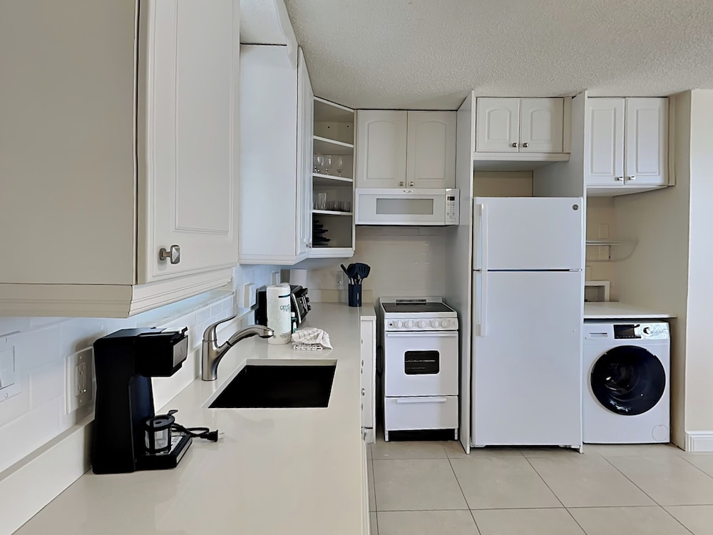 Condo (1 Bedroom) photo 3