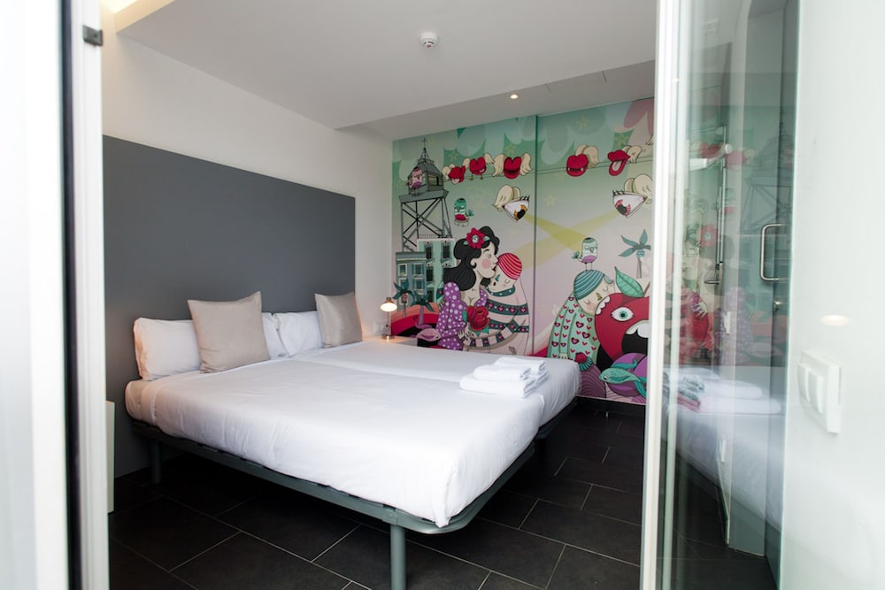 Twin Room, Ensuite photo 3