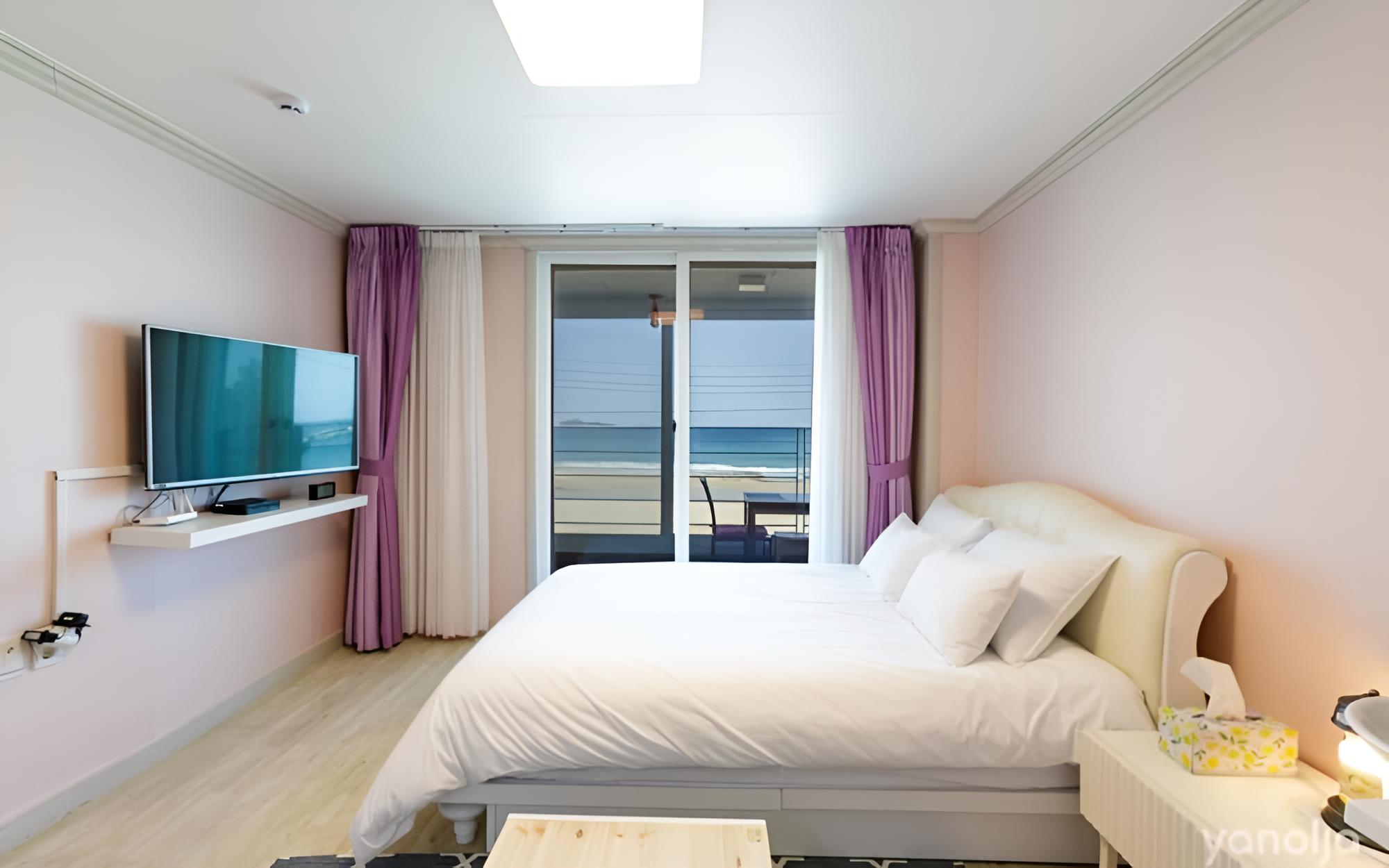 Room (Room 201 (Whirlpool Spa)) - Photo 1