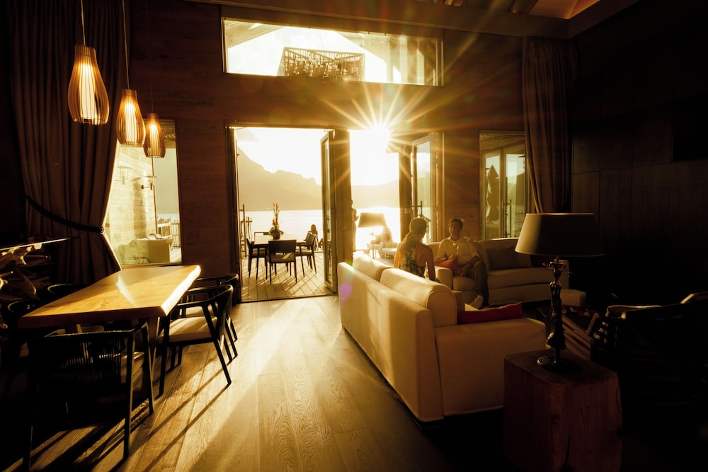 Room, 1 Bedroom, Mountain View, Overwater (otemanu Mountain View)