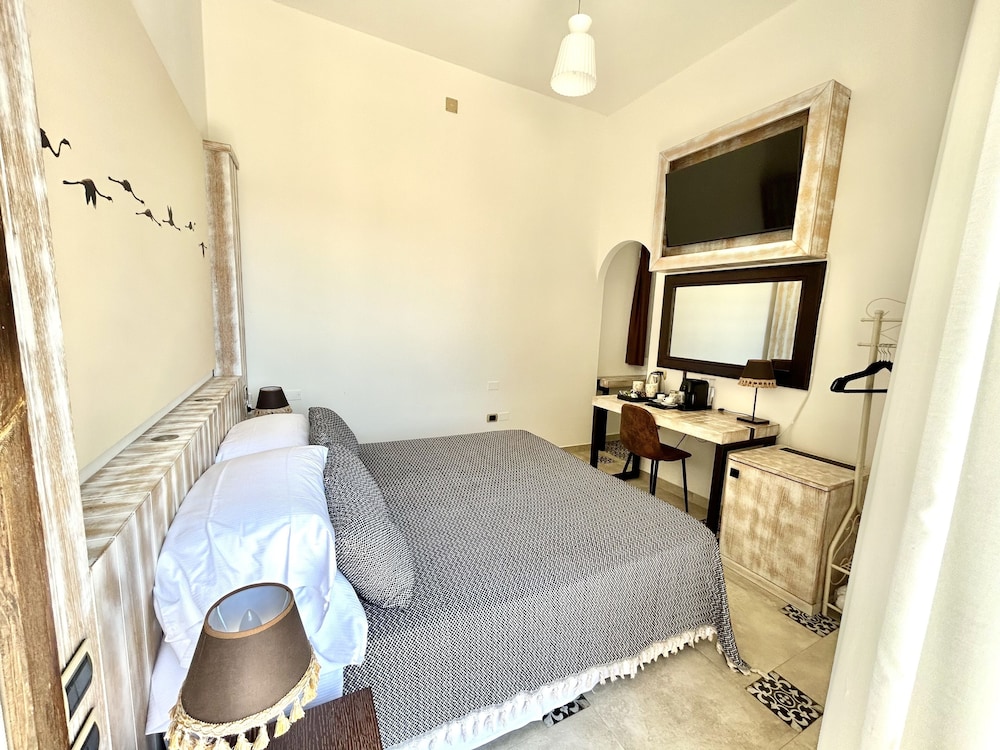 Comfort Room - Photo 2