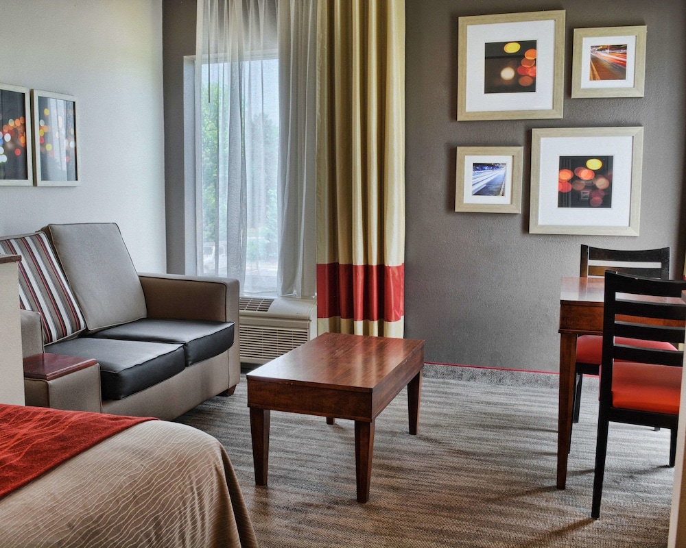 Suite, Multiple Beds, Non Smoking photo 3