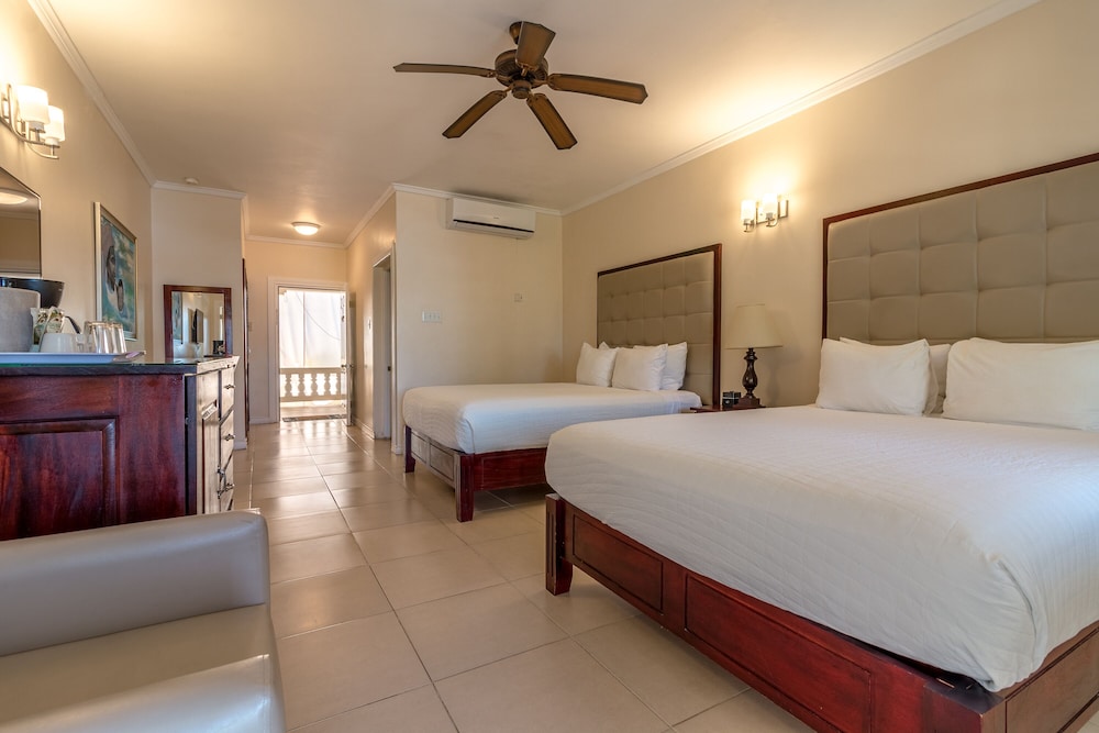Deluxe Room (2 Queen Beds) - Photo 5