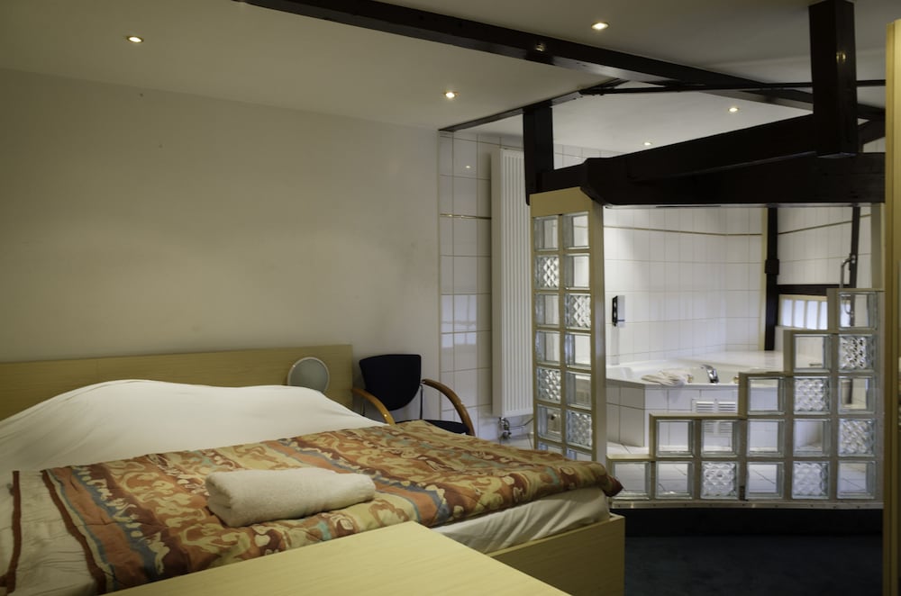 Double Room, Hot Tub photo 1