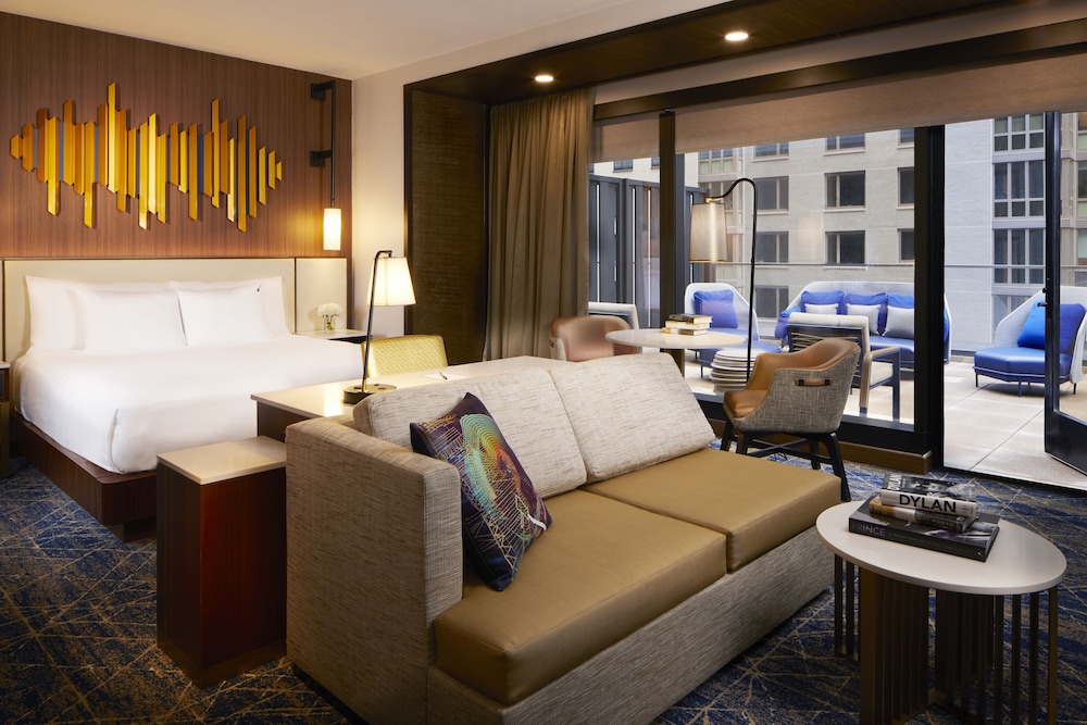 Suite, Balcony (Platinum)