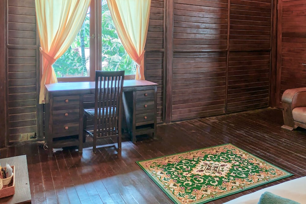 Two-Bedroom Twin Suite - Photo 3