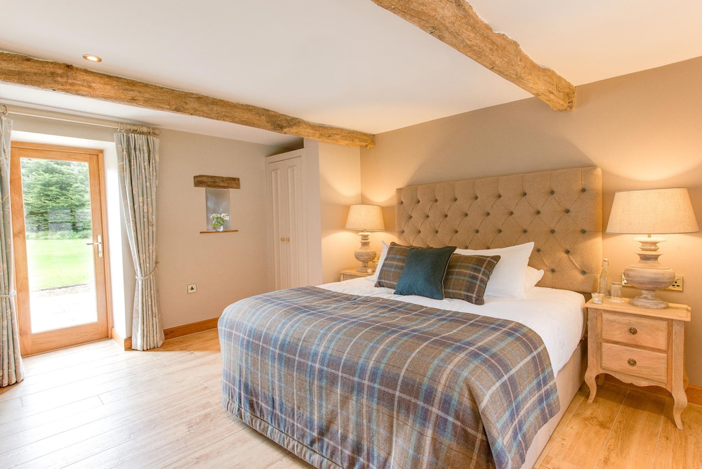 Superior Double Room, 1 King Bed, Non Smoking, Ensuite photo 2