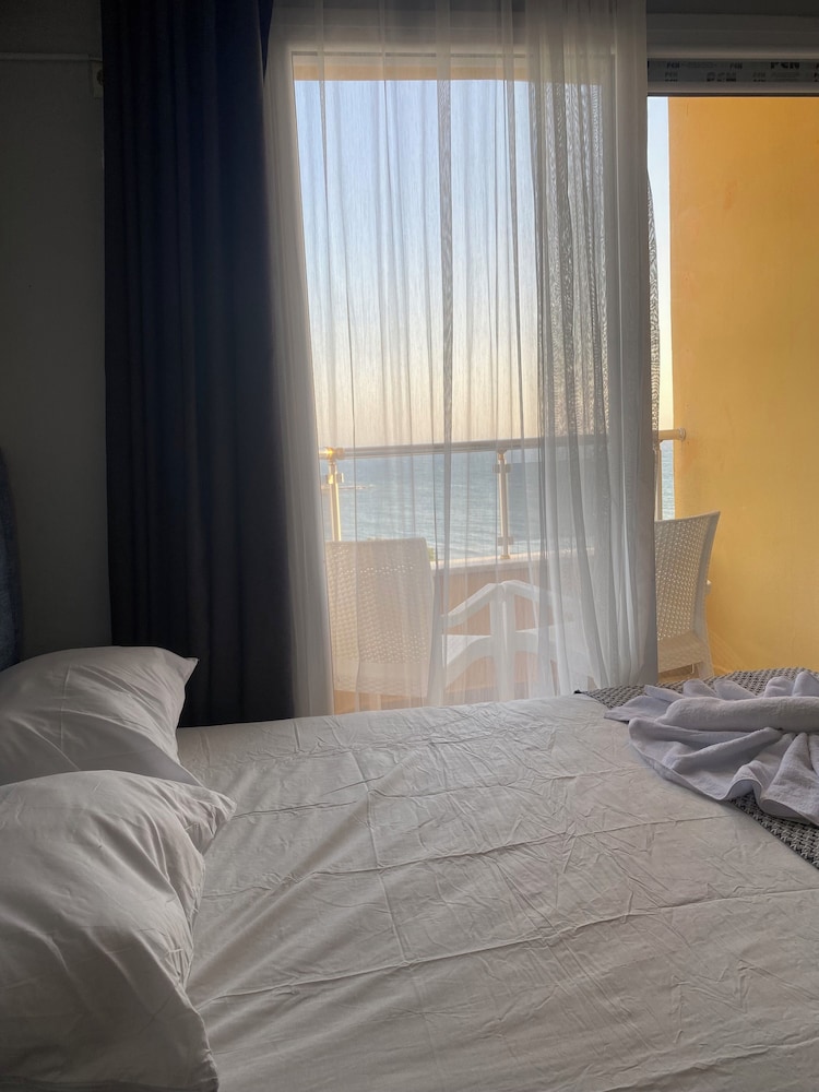 Deluxe Double or Twin Room, 1 Bedroom, Balcony, Sea View photo 2