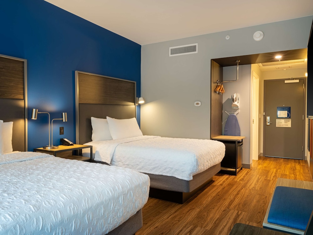 Room, 2 Queen Beds, Accessible, Bathtub (Mobility & Hearing) - Photo 1