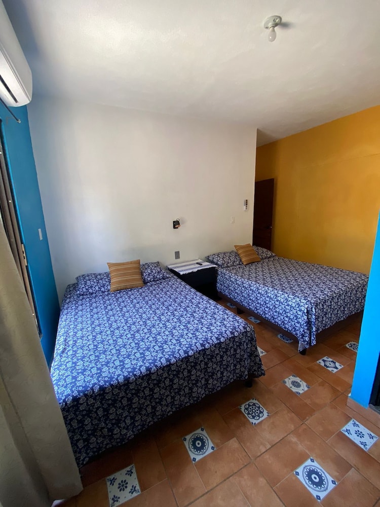 Comfort Room, 2 Double Beds, Non Smoking, Courtyard View photo 3