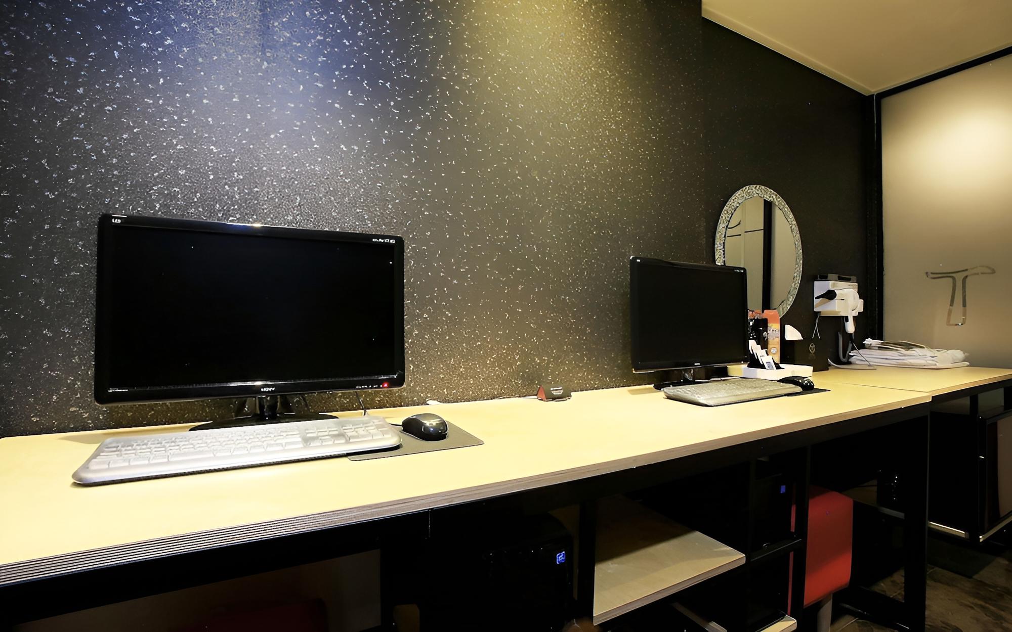Room (Premium Twin (OTT Styler)) - Photo 8