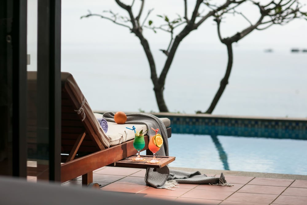 Two Bedroom Beach Front Villa with Private Pool - Photo 5