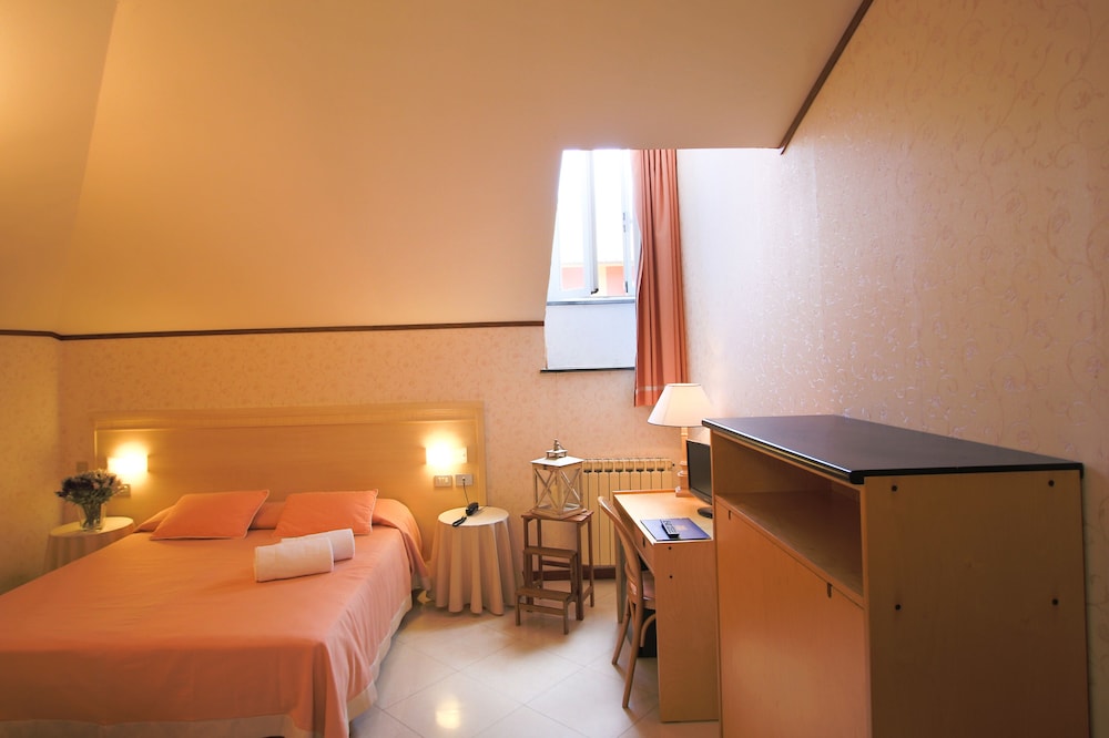 Double or Twin Room (mansard) photo 3