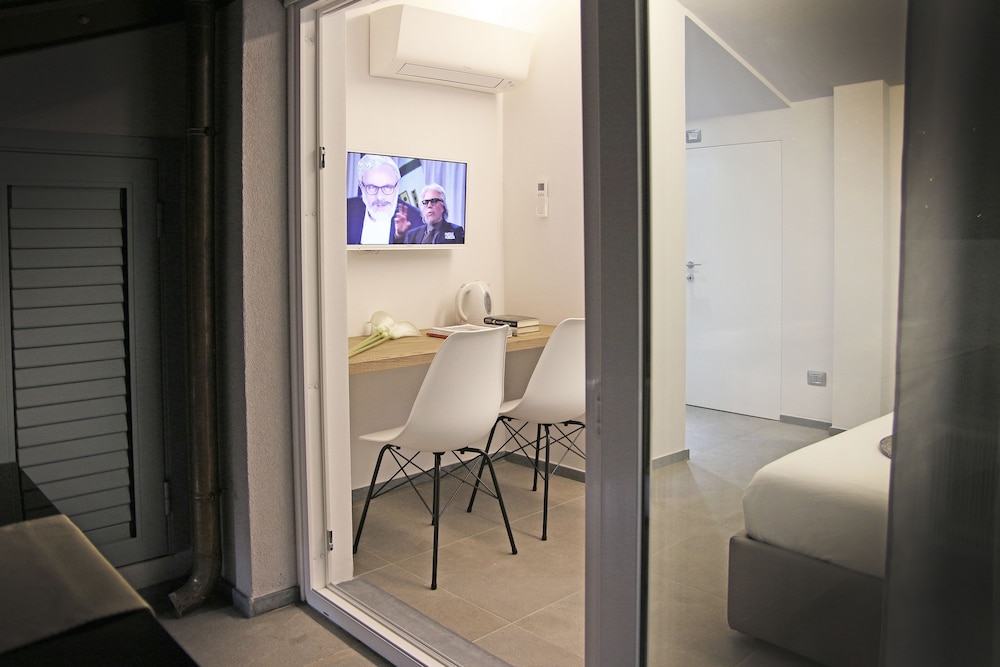 Deluxe Room, Kitchen