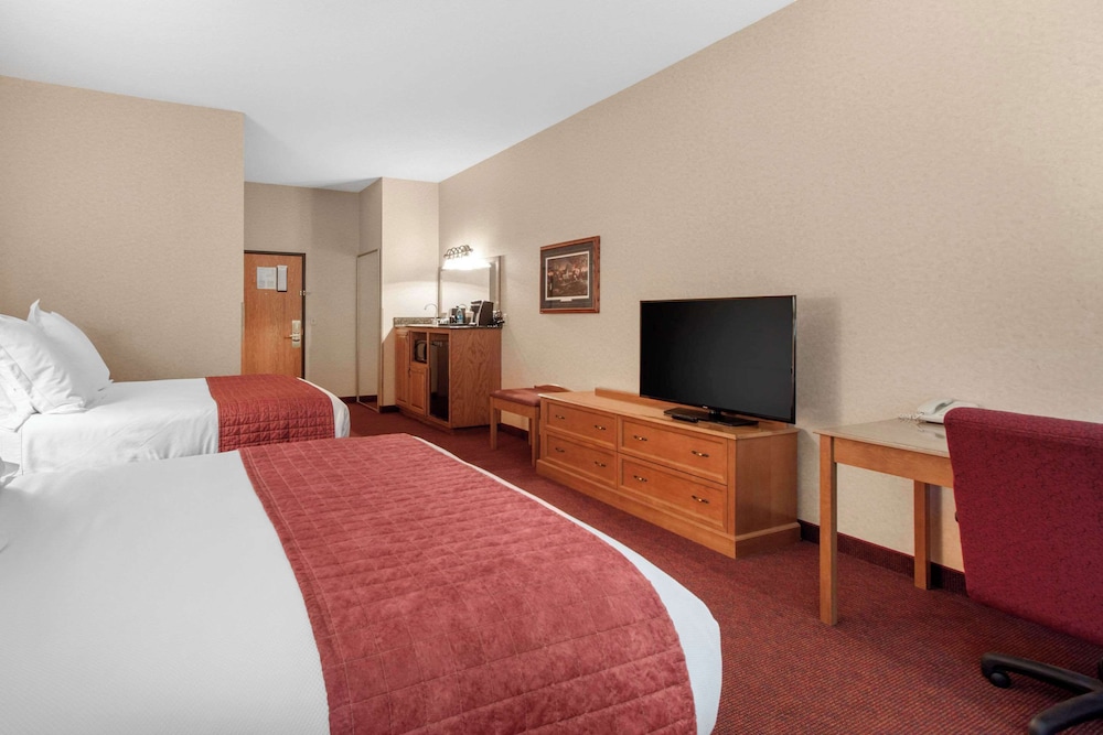 Suite, Multiple Beds, Non Smoking - Photo 5