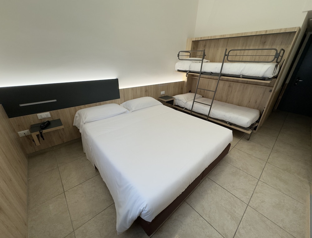 Comfort Quadruple Room - Photo 3