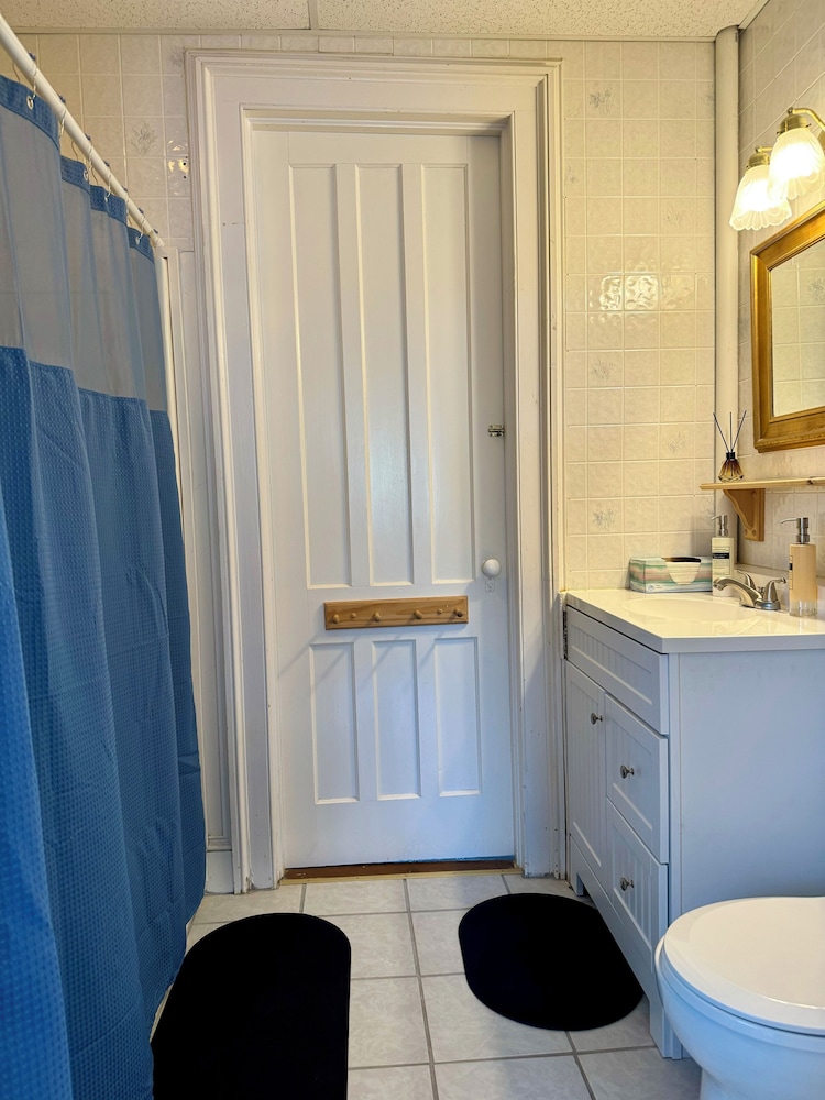 Single Room, 1 King Bed photo 2
