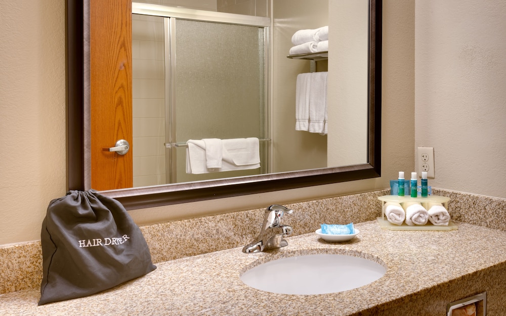 Suite, 2 Queen Beds - Photo 5