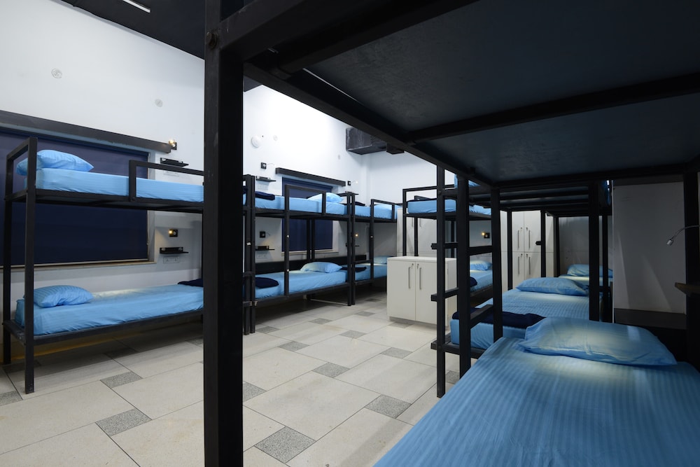 Shared Dormitory, Multiple Bedrooms photo 3