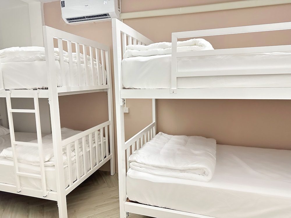 Bed in 6-Bed Mixed Dormitory Room photo 2