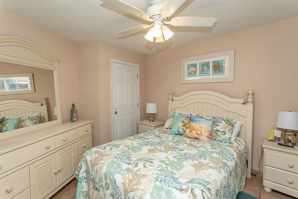 Condo, 2 Bedrooms photo 1