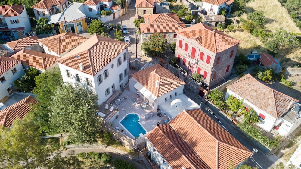 Traditional Villa - Photo 2