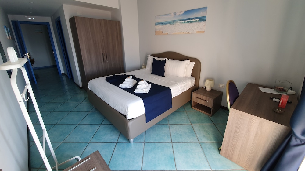 Double Room, Sea View - Photo 8