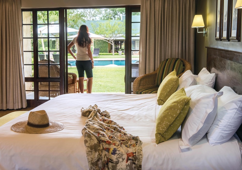 Deluxe Room - Photo 7