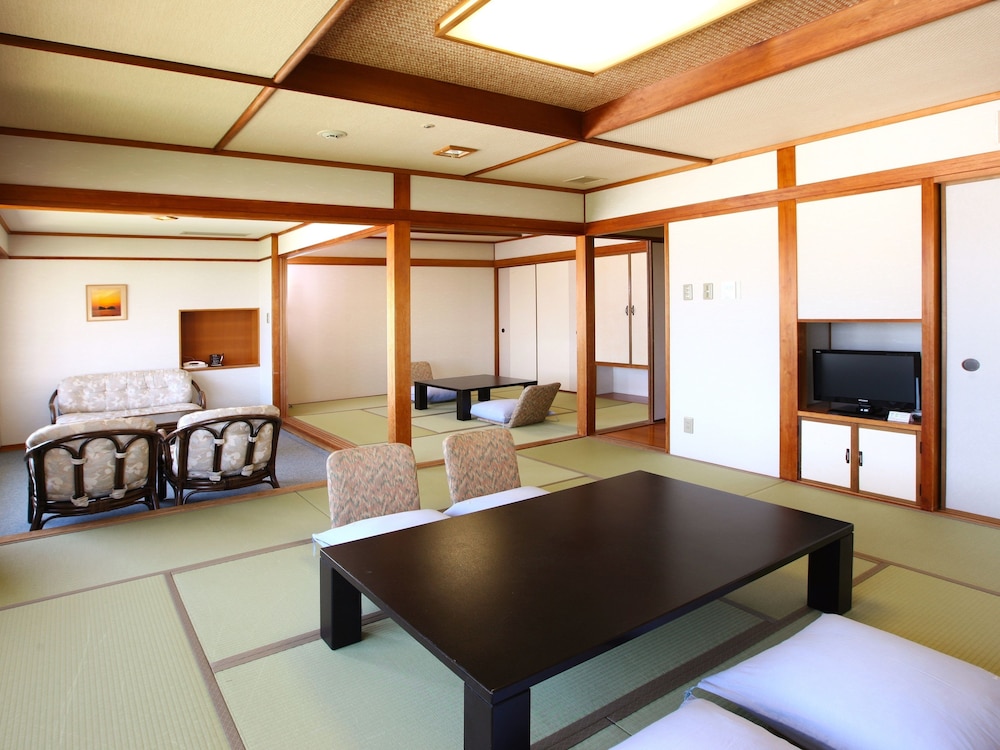 Deluxe Japanese Room with Ocean View - Non-Smoking - Photo 2