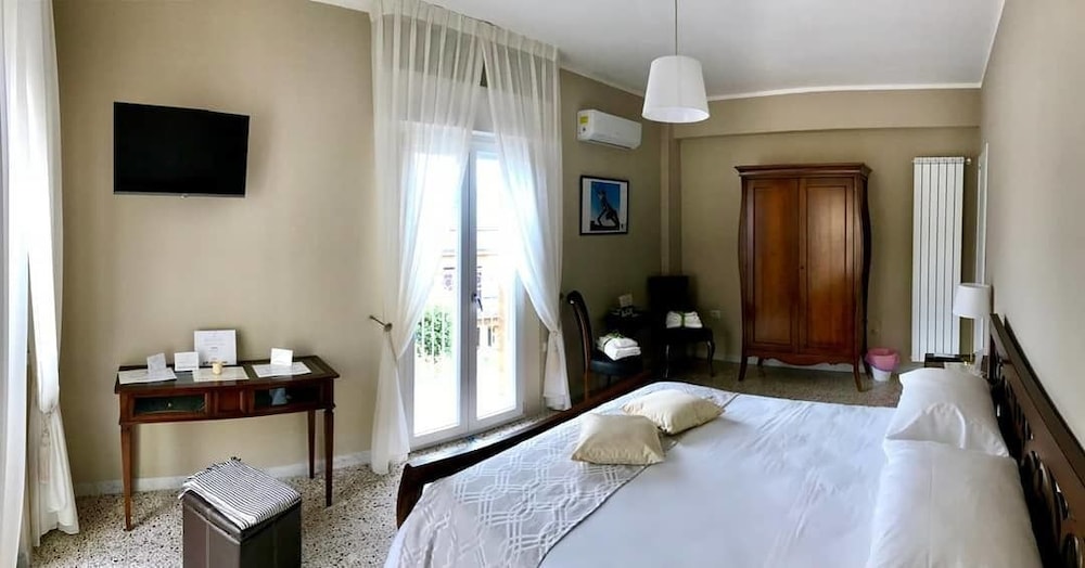 Double or Twin Room, Private Bathroom (L'Emigrante) photo 1