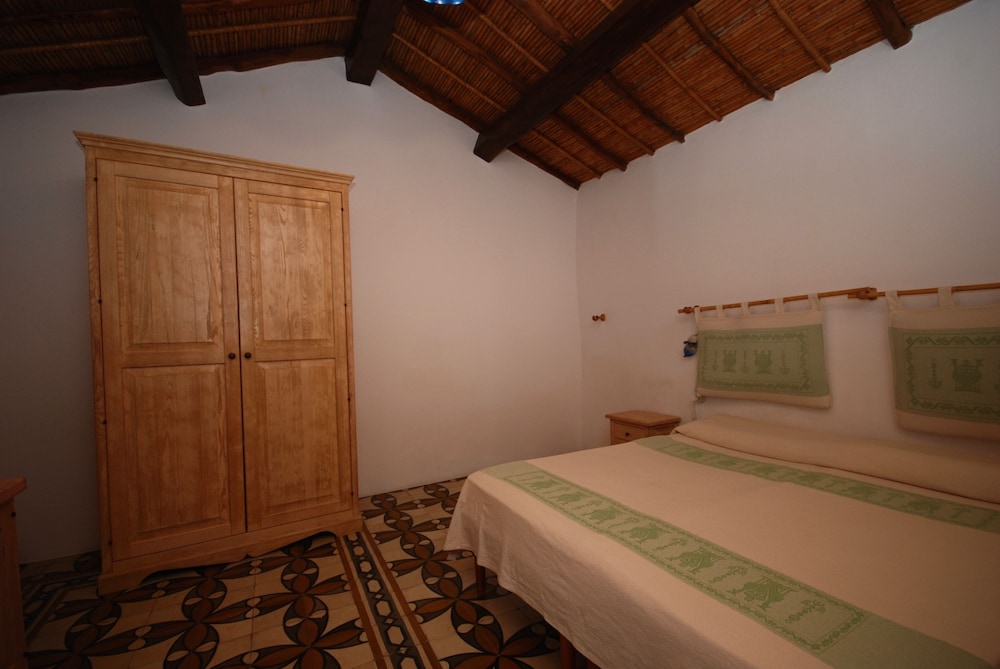 Standard Triple Room, City View photo 1