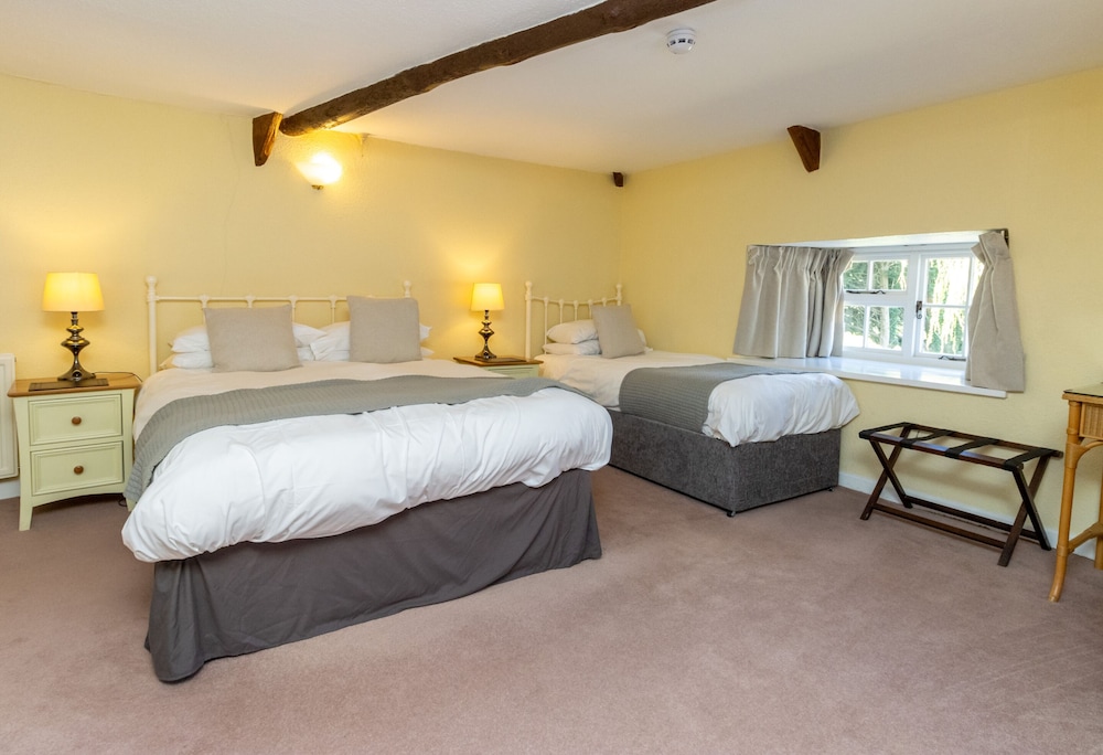 Executive Triple Room, Ensuite - Photo 8