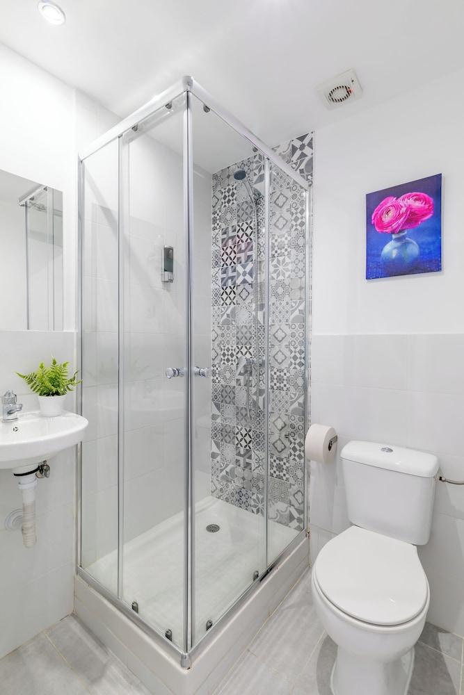 Double Room - Photo 12